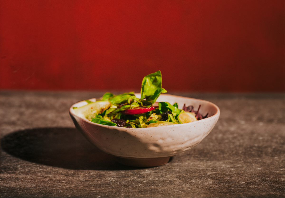 Best Olive Oil for Salads: How to Match Flavor With Ingredients